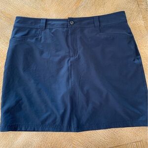 Eddie Bauer Skort/Skirt Navy Blue Size 12 Pockets Stretchy Waist 36” Length 17”